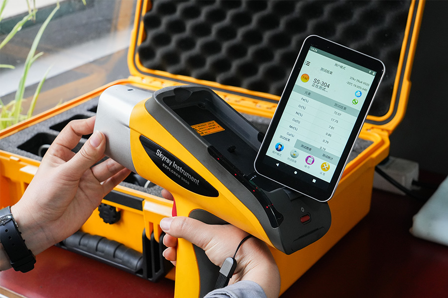 Máy quang phổ huỳnh quang tia X cầm tay Explorer